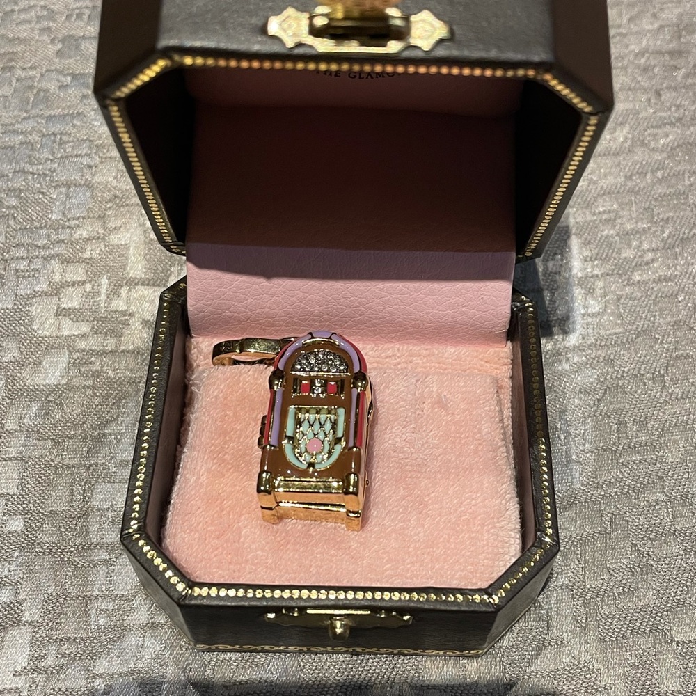 Juicy Couture Jukebox Charm